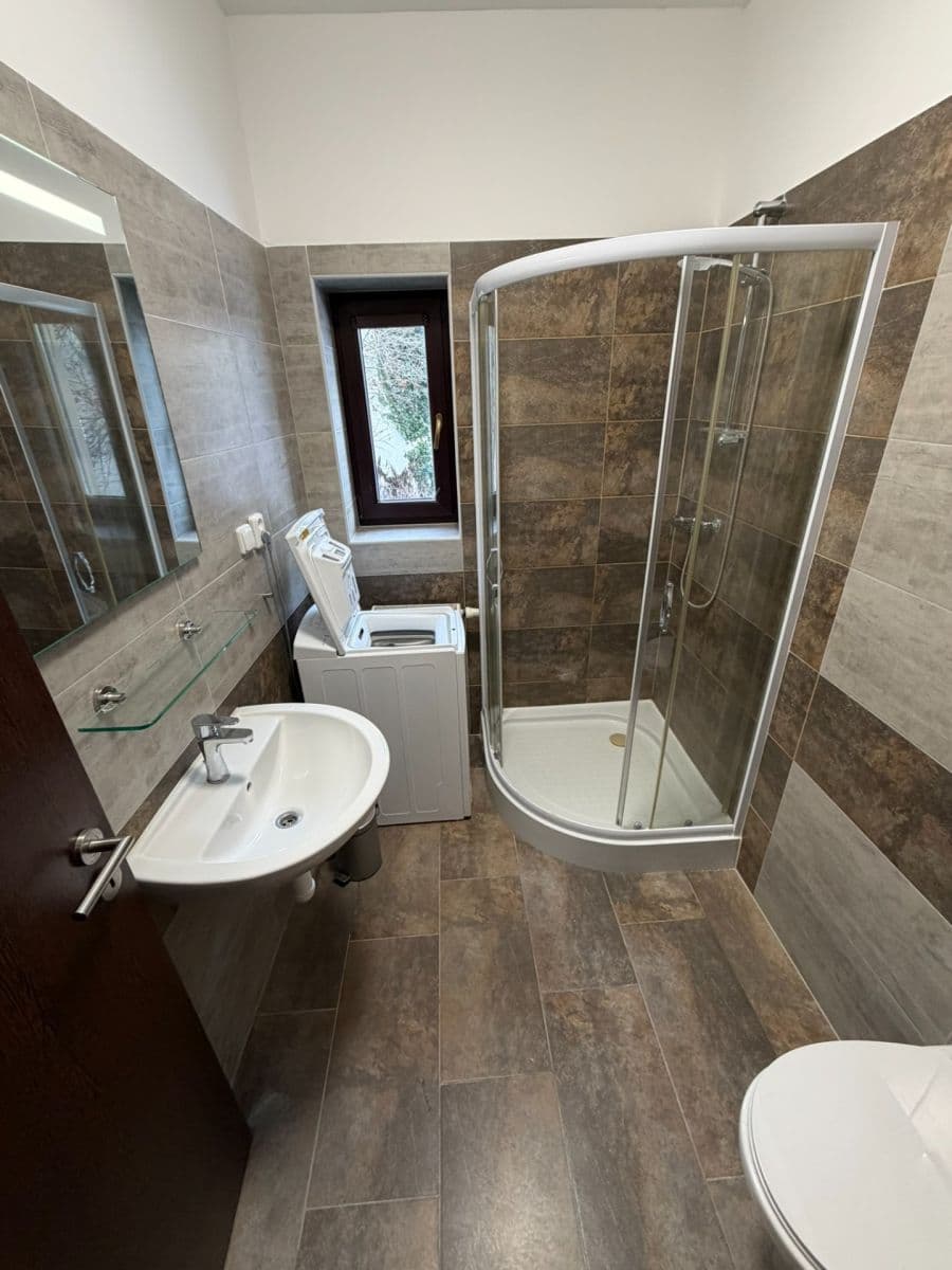 Pronájem bytu 1+kk 30 m², Poděbradova, Brno, Jihomoravský kraj Pronájem bytu 1+kk 30 m², Poděbradova, Brno, Jihomoravský kraj