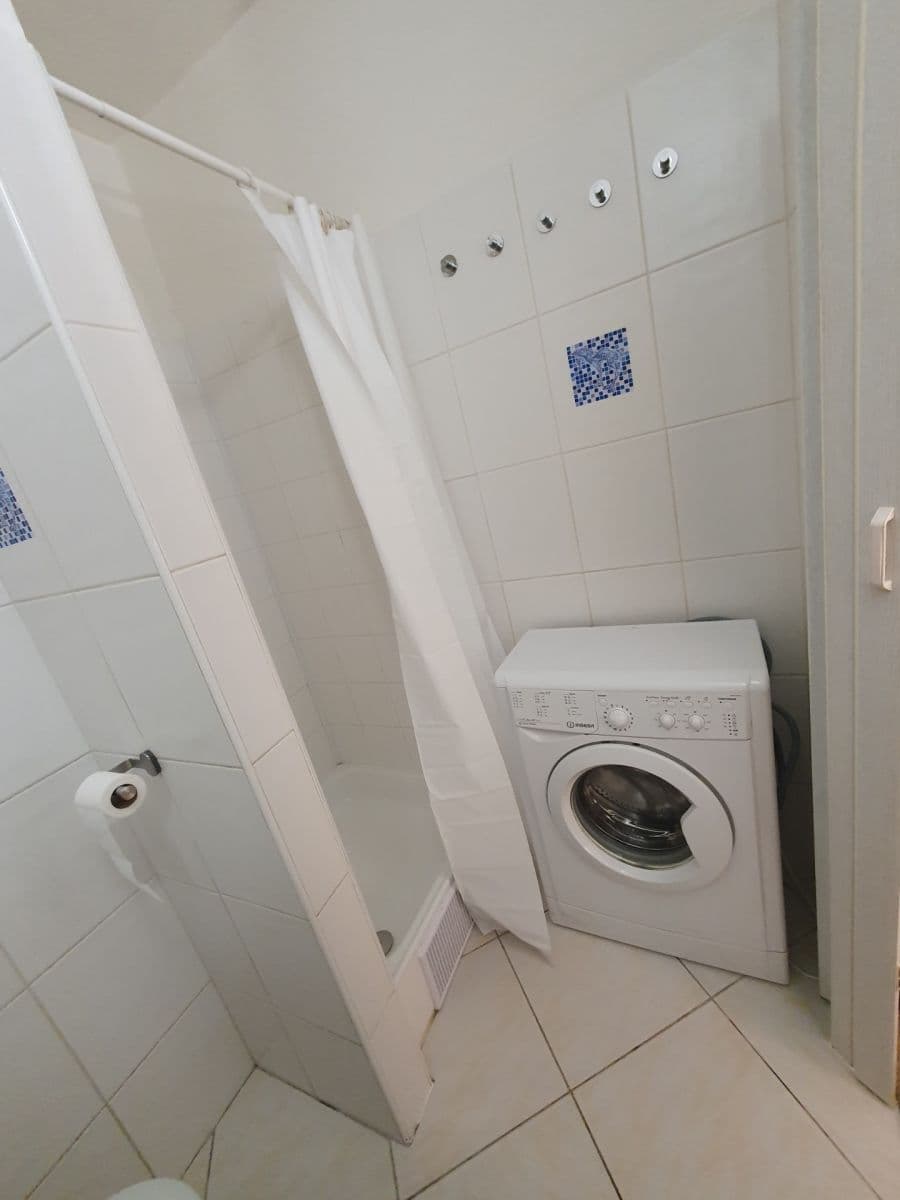 Pronájem bytu 1+kk 20 m², Jedovnická, Brno, Jihomoravský kraj Pronájem bytu 1+kk 20 m², Jedovnická, Brno, Jihomoravský kraj