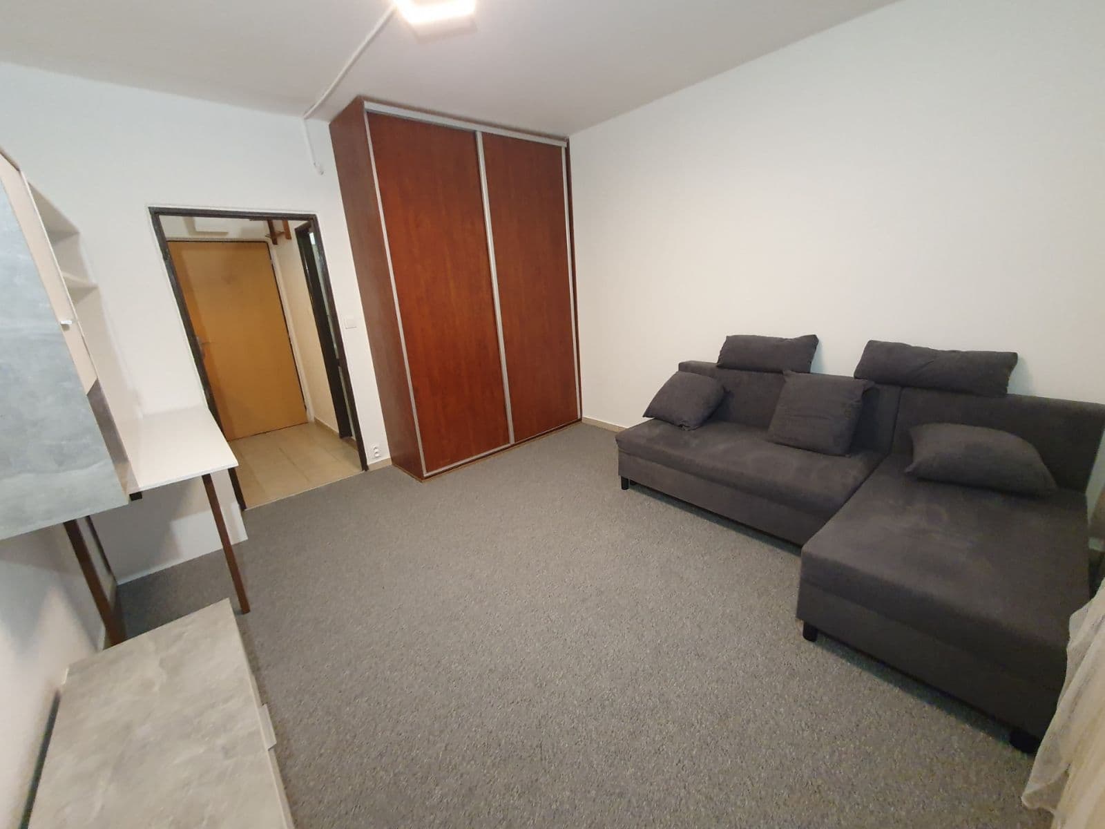 Pronájem bytu 1+kk 20 m², Jedovnická, Brno, Jihomoravský kraj Pronájem bytu 1+kk 20 m², Jedovnická, Brno, Jihomoravský kraj