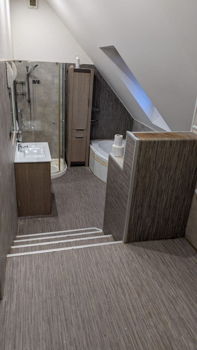 Pronájem bytu 5+kk 126 m², Osvoboditelů, Hlučín, Moravskoslezský kraj Pronájem bytu 5+kk 126 m², Osvoboditelů, Hlučín, Moravskoslezský kraj