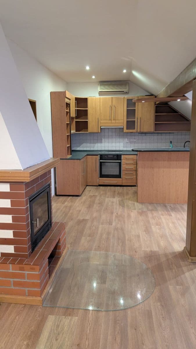 Pronájem bytu 5+kk 126 m², Osvoboditelů, Hlučín, Moravskoslezský kraj Pronájem bytu 5+kk 126 m², Osvoboditelů, Hlučín, Moravskoslezský kraj