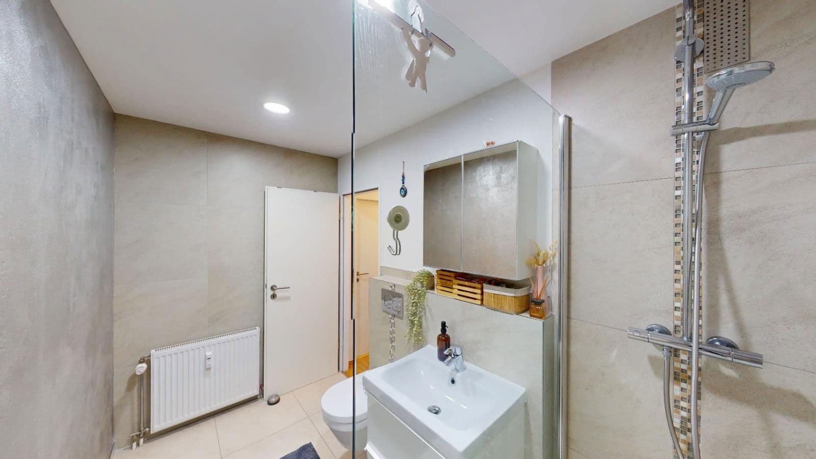 Prodej bytu 3+1 94 m², Wuppertal, Severní Porýní-Vestfálsko Prodej bytu 3+1 94 m², Wuppertal, Severní Porýní-Vestfálsko