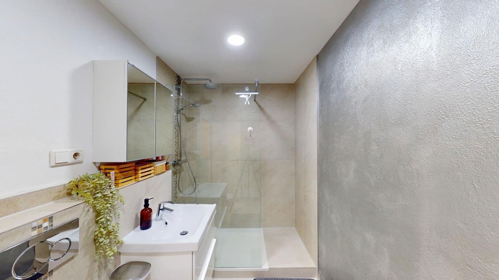 Prodej bytu 3+1 94 m², Wuppertal, Severní Porýní-Vestfálsko Prodej bytu 3+1 94 m², Wuppertal, Severní Porýní-Vestfálsko