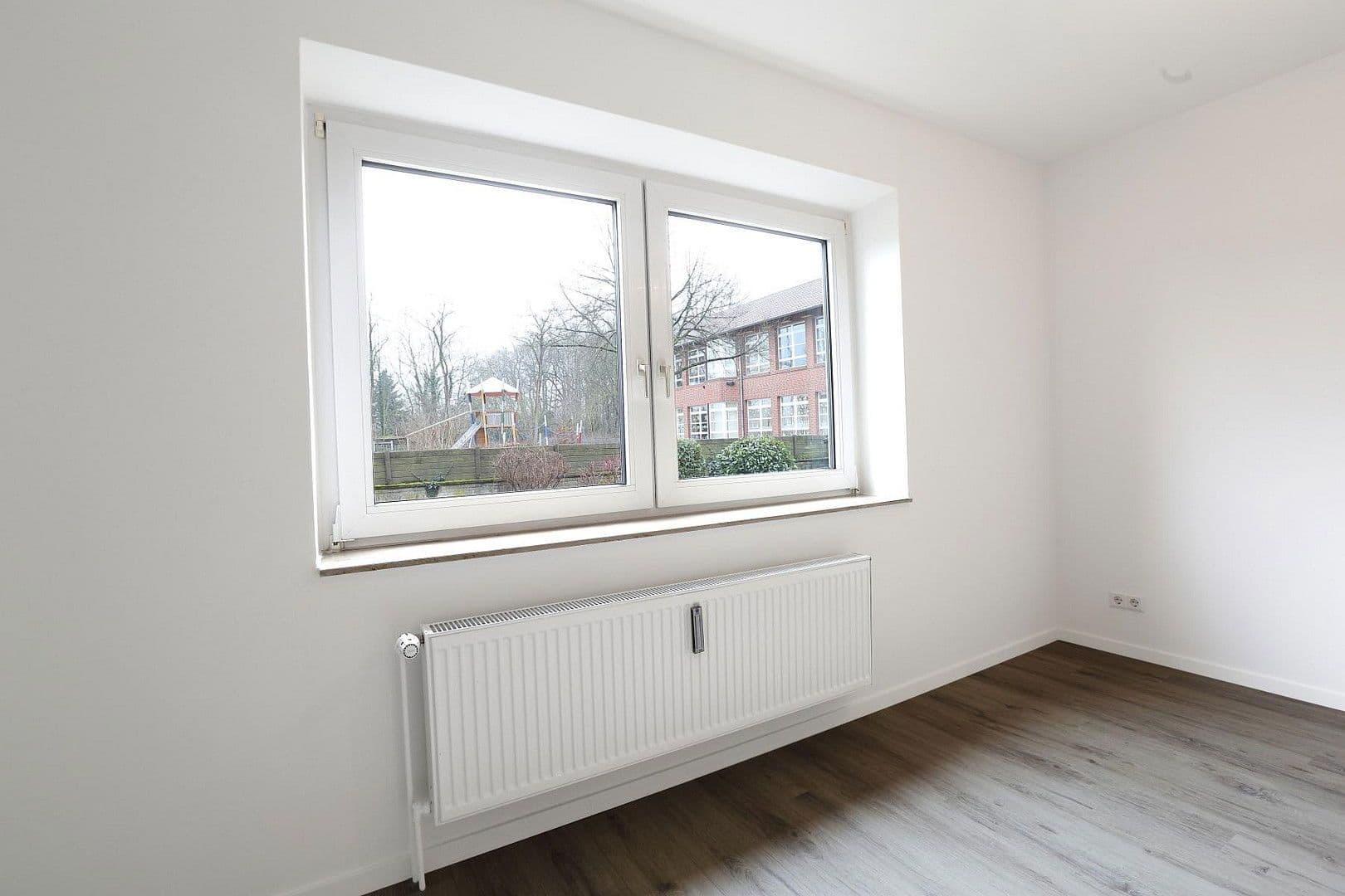 Pronájem bytu 3+1 85 m², Lärchenweg 19, Wolfsburg, Dolní Sasko Pronájem bytu 3+1 85 m², Lärchenweg 19, Wolfsburg, Dolní Sasko