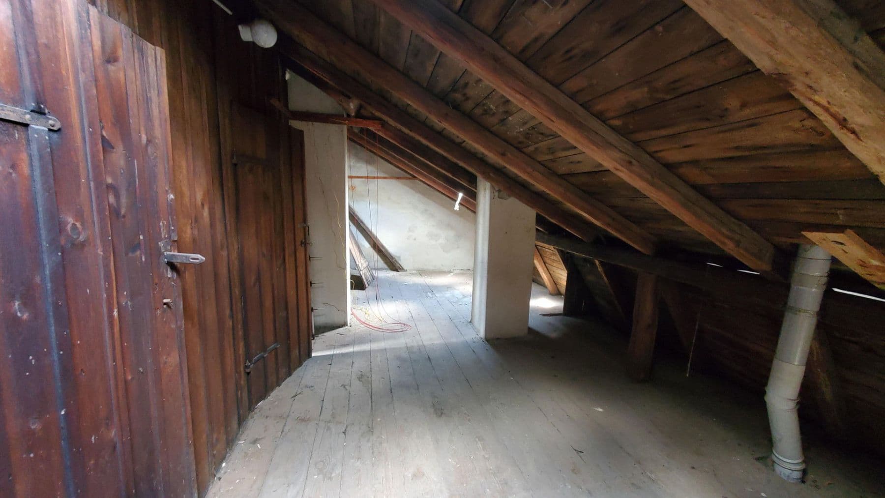 Prodej domu 273 m², pozemek 474 m², Pohlitzer Straße 15, Greiz, Durynsko Prodej domu 273 m², pozemek 474 m², Pohlitzer Straße 15, Greiz, Durynsko