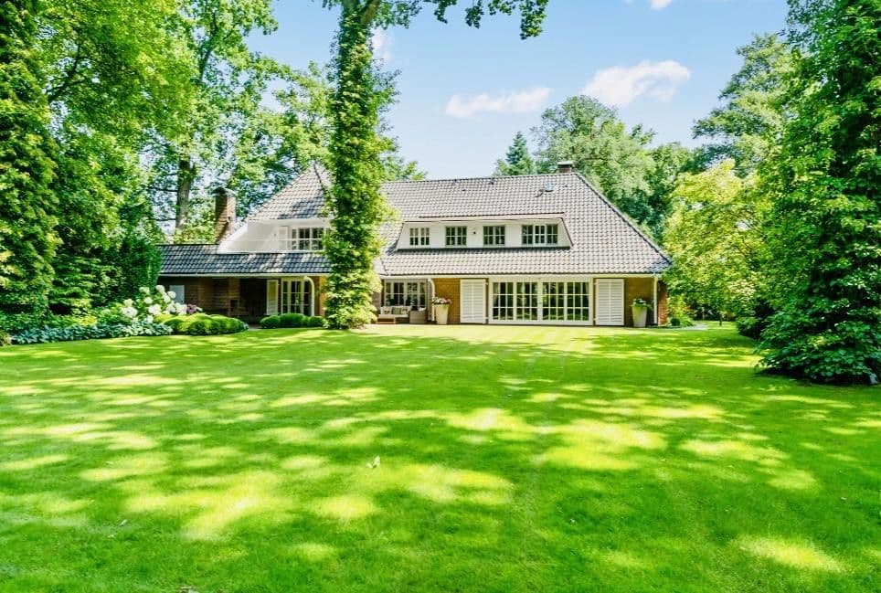 Prodej domu 467 m², pozemek 2.646 m², Bremen, Bremen Prodej domu 467 m², pozemek 2.646 m², Bremen, Bremen