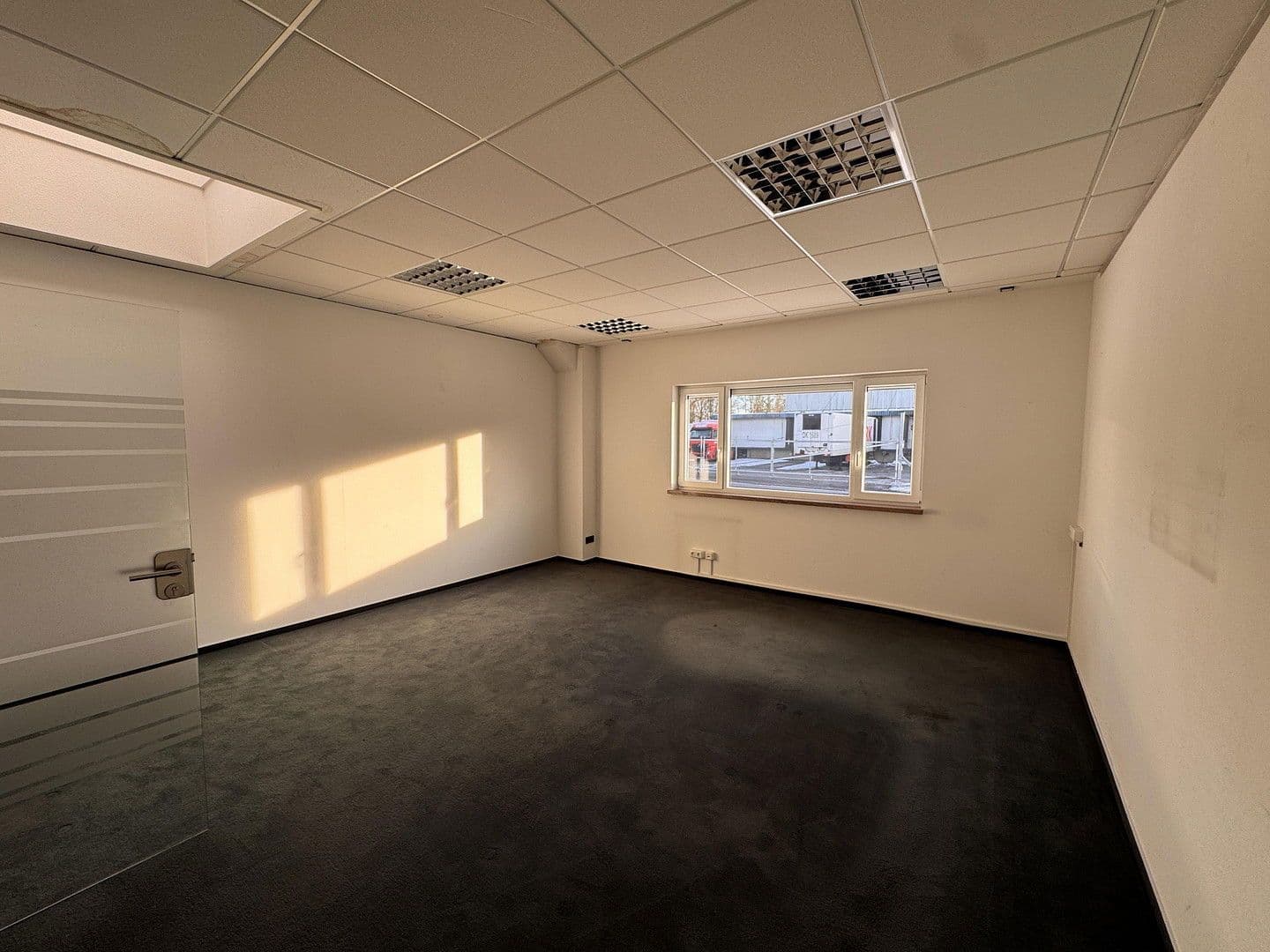 Pronájem nebytového prostoru 988 m², Otto-Kipp-Straße 2, Scharbeutz, Šlesvicko-Holštýnsko Pronájem nebytového prostoru 988 m², Otto-Kipp-Straße 2, Scharbeutz, Šlesvicko-Holštýnsko