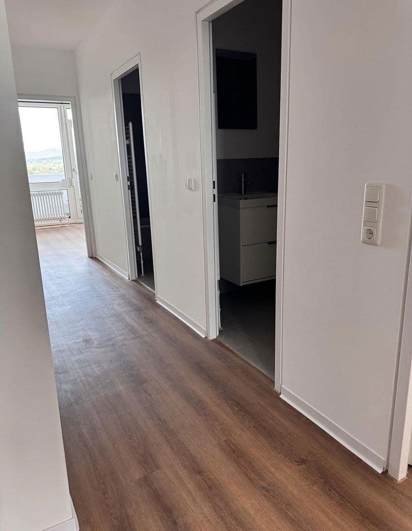 Pronájem bytu 5+1 92 m², Am Wehr 1, Liederbach am Taunus, Hessen Pronájem bytu 5+1 92 m², Am Wehr 1, Liederbach am Taunus, Hessen