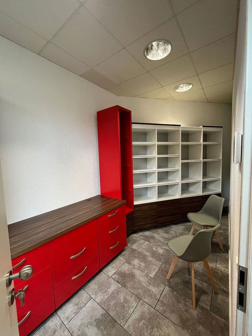 Pronájem kanceláře 67 m², Wettin-Löbejün, Sasko-Anhaltsko Pronájem kanceláře 67 m², Wettin-Löbejün, Sasko-Anhaltsko