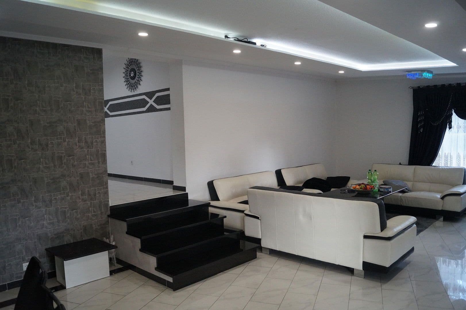 Prodej domu 307 m², pozemek 801 m², Sarstedt, Dolní Sasko Prodej domu 307 m², pozemek 801 m², Sarstedt, Dolní Sasko