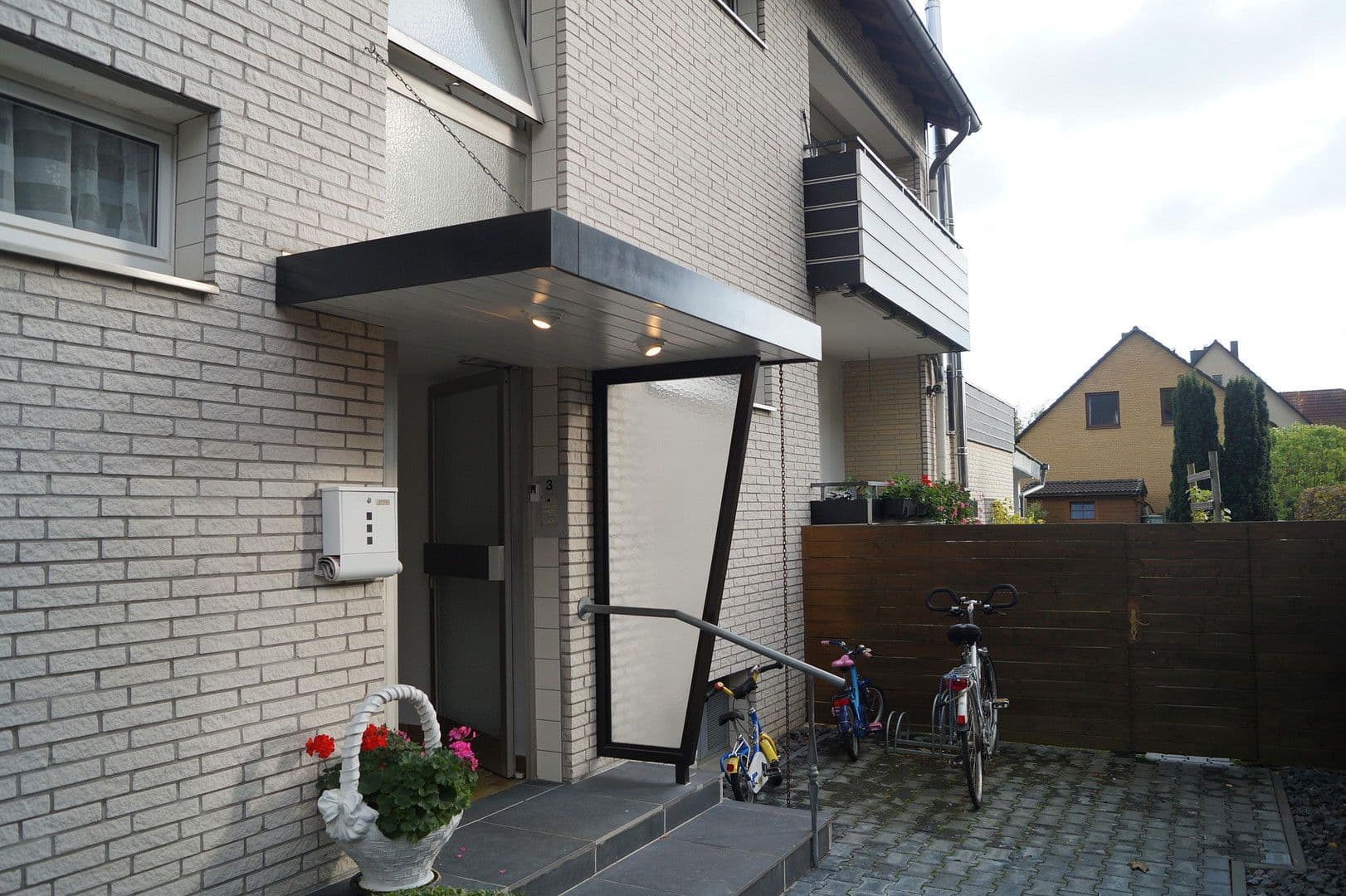 Prodej domu 307 m², pozemek 801 m², Sarstedt, Dolní Sasko Prodej domu 307 m², pozemek 801 m², Sarstedt, Dolní Sasko