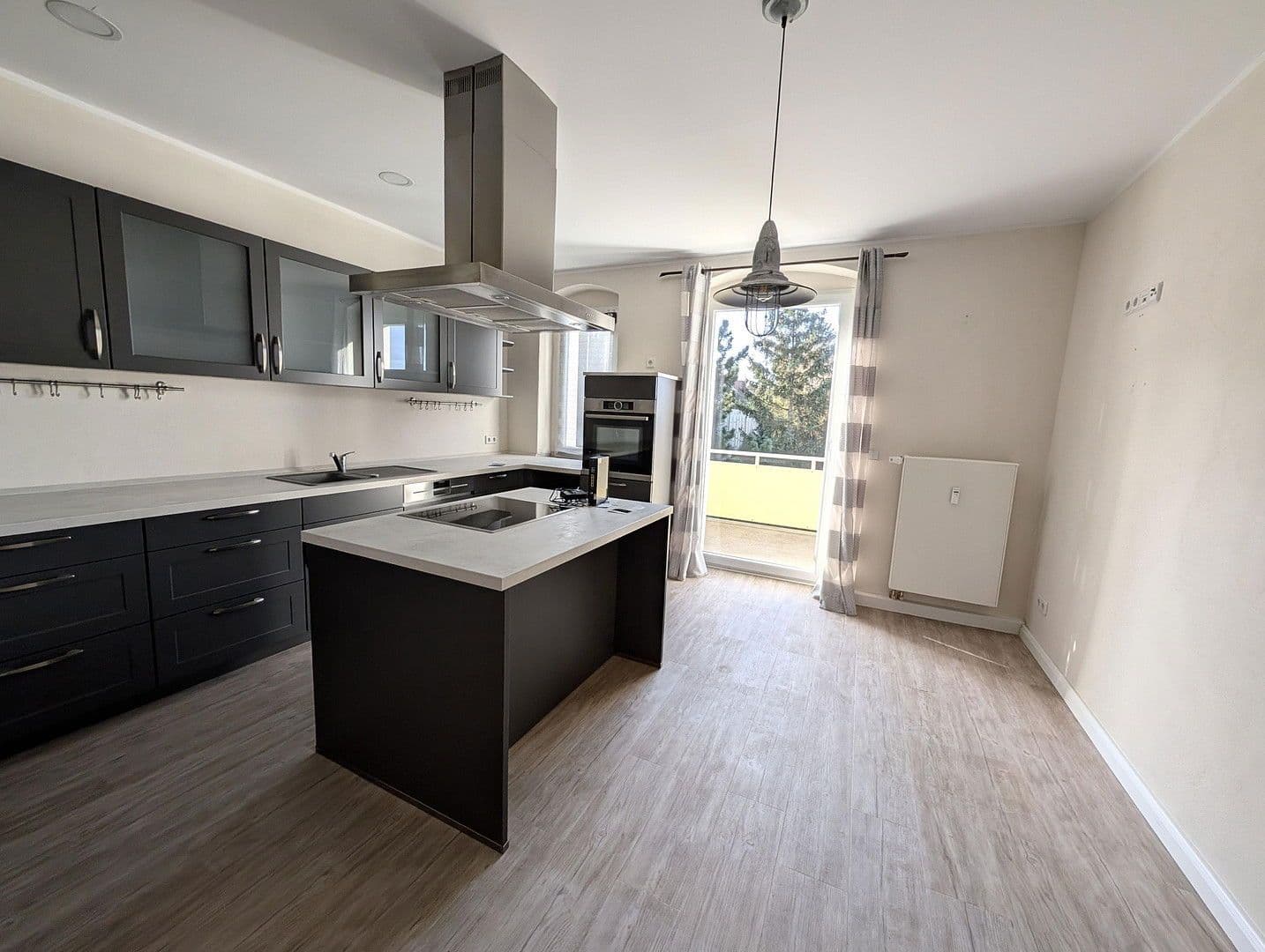 Pronájem bytu 3+1 100 m², Brandenburg, Braniborsko Pronájem bytu 3+1 100 m², Brandenburg, Braniborsko