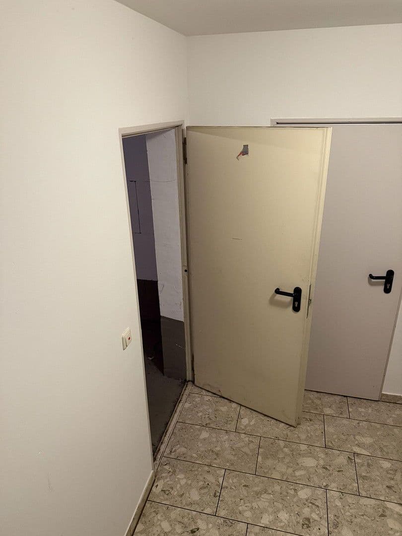 Pronájem nebytového prostoru 60 m², Bornheim, Severní Porýní-Vestfálsko Pronájem nebytového prostoru 60 m², Bornheim, Severní Porýní-Vestfálsko