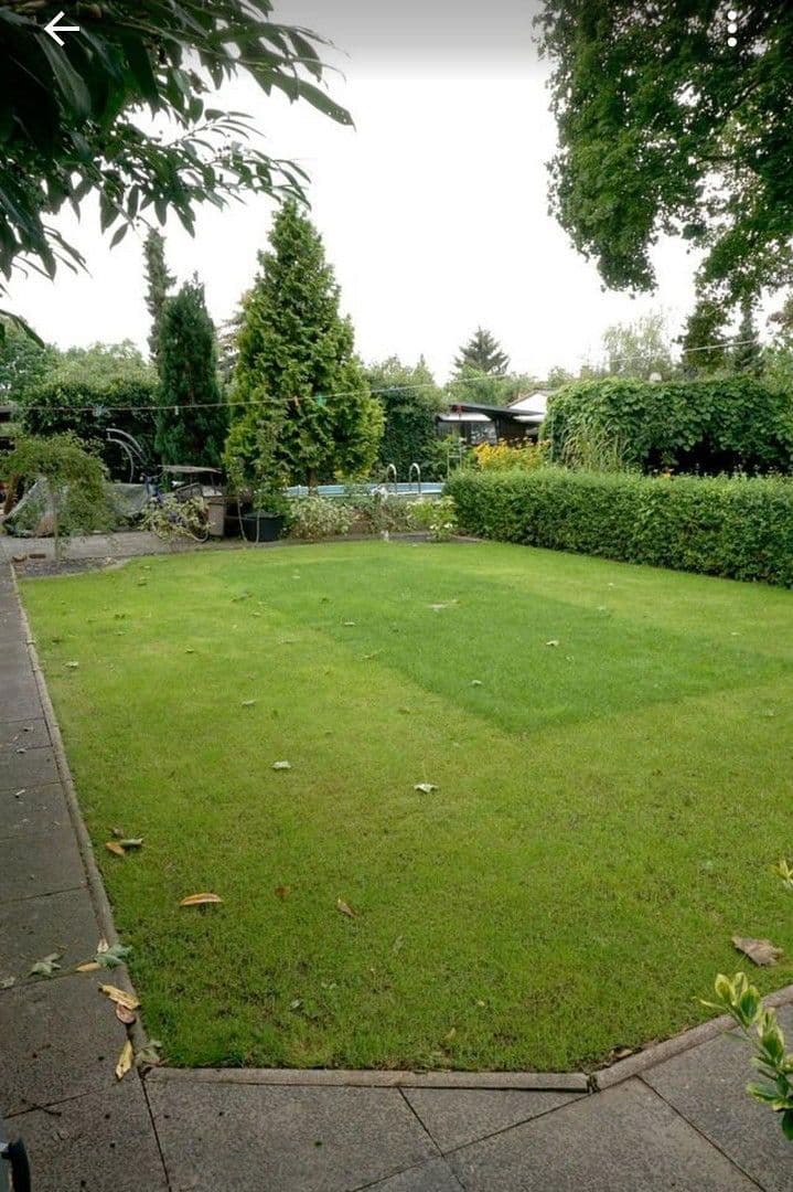 Pronájem domu 130 m², pozemek 430 m², Stahnsdorf, Braniborsko Pronájem domu 130 m², pozemek 430 m², Stahnsdorf, Braniborsko