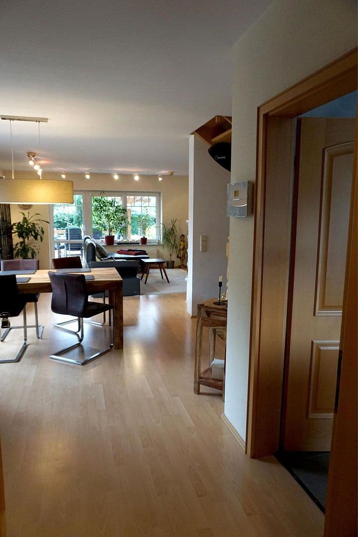 Pronájem domu 130 m², pozemek 430 m², Stahnsdorf, Braniborsko Pronájem domu 130 m², pozemek 430 m², Stahnsdorf, Braniborsko