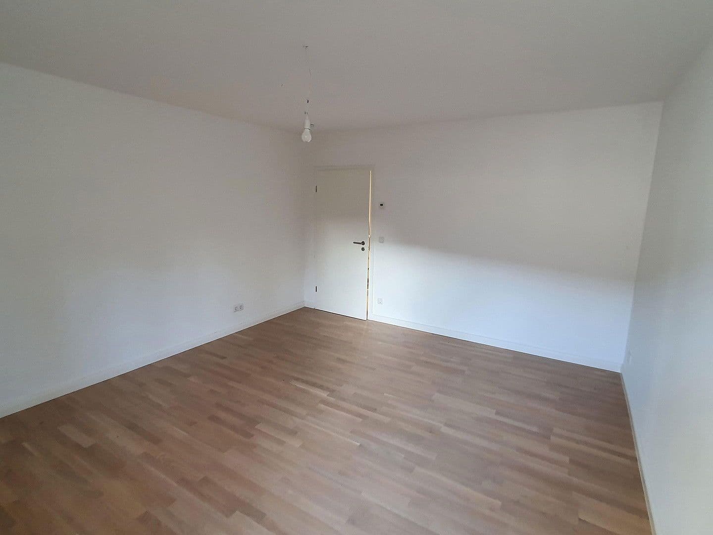 Pronájem bytu 3+1 82 m², Angerstraße 1, Hannover, Dolní Sasko Pronájem bytu 3+1 82 m², Angerstraße 1, Hannover, Dolní Sasko