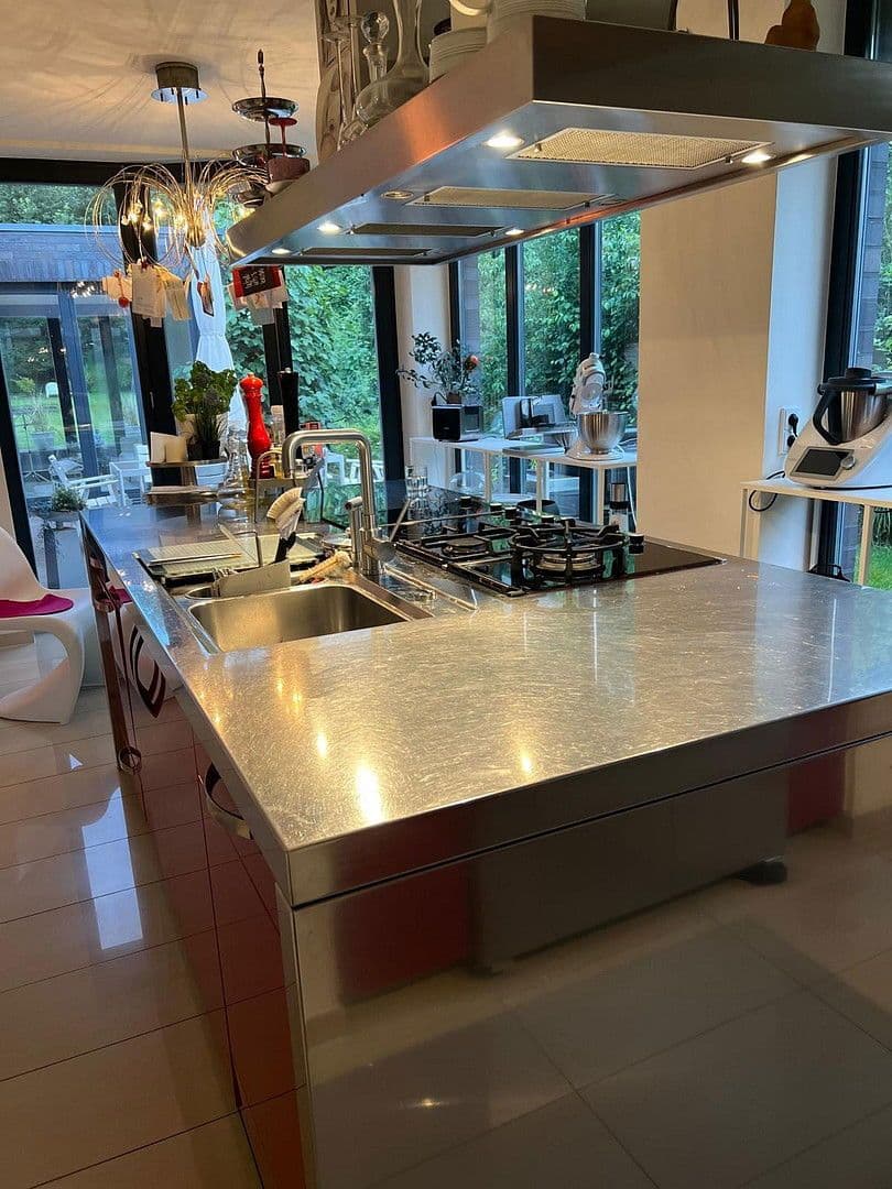 Prodej domu 272 m², pozemek 1.072 m², Oldenburg, Dolní Sasko Prodej domu 272 m², pozemek 1.072 m², Oldenburg, Dolní Sasko