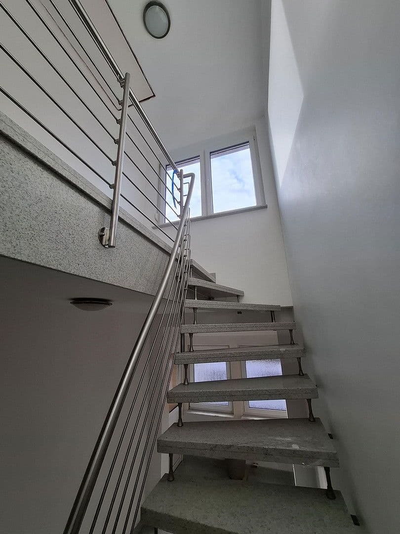 Pronájem bytu 4+1 92 m², Bösinger Straße 28, Haiterbach, Bádensko-Württembersko Pronájem bytu 4+1 92 m², Bösinger Straße 28, Haiterbach, Bádensko-Württembersko