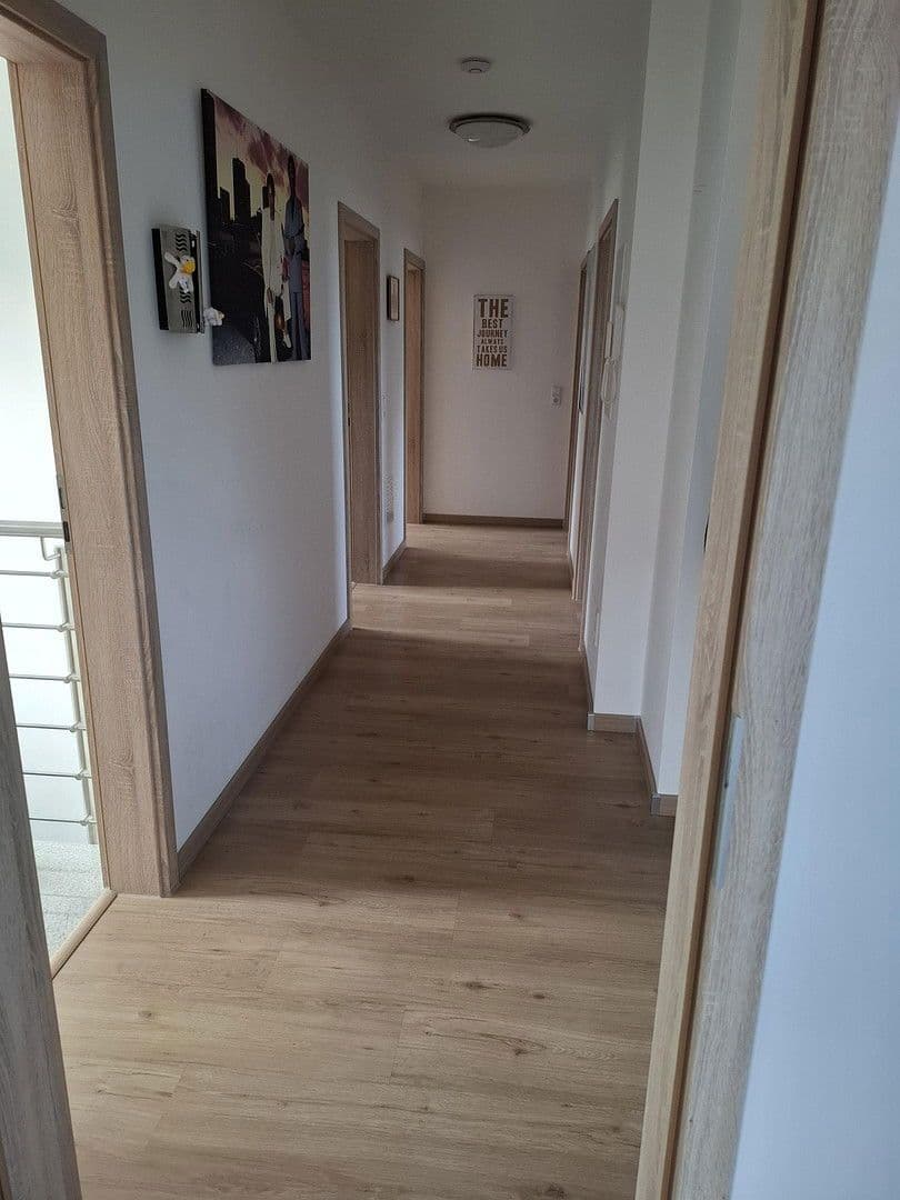 Pronájem bytu 4+1 92 m², Bösinger Straße 28, Haiterbach, Bádensko-Württembersko Pronájem bytu 4+1 92 m², Bösinger Straße 28, Haiterbach, Bádensko-Württembersko