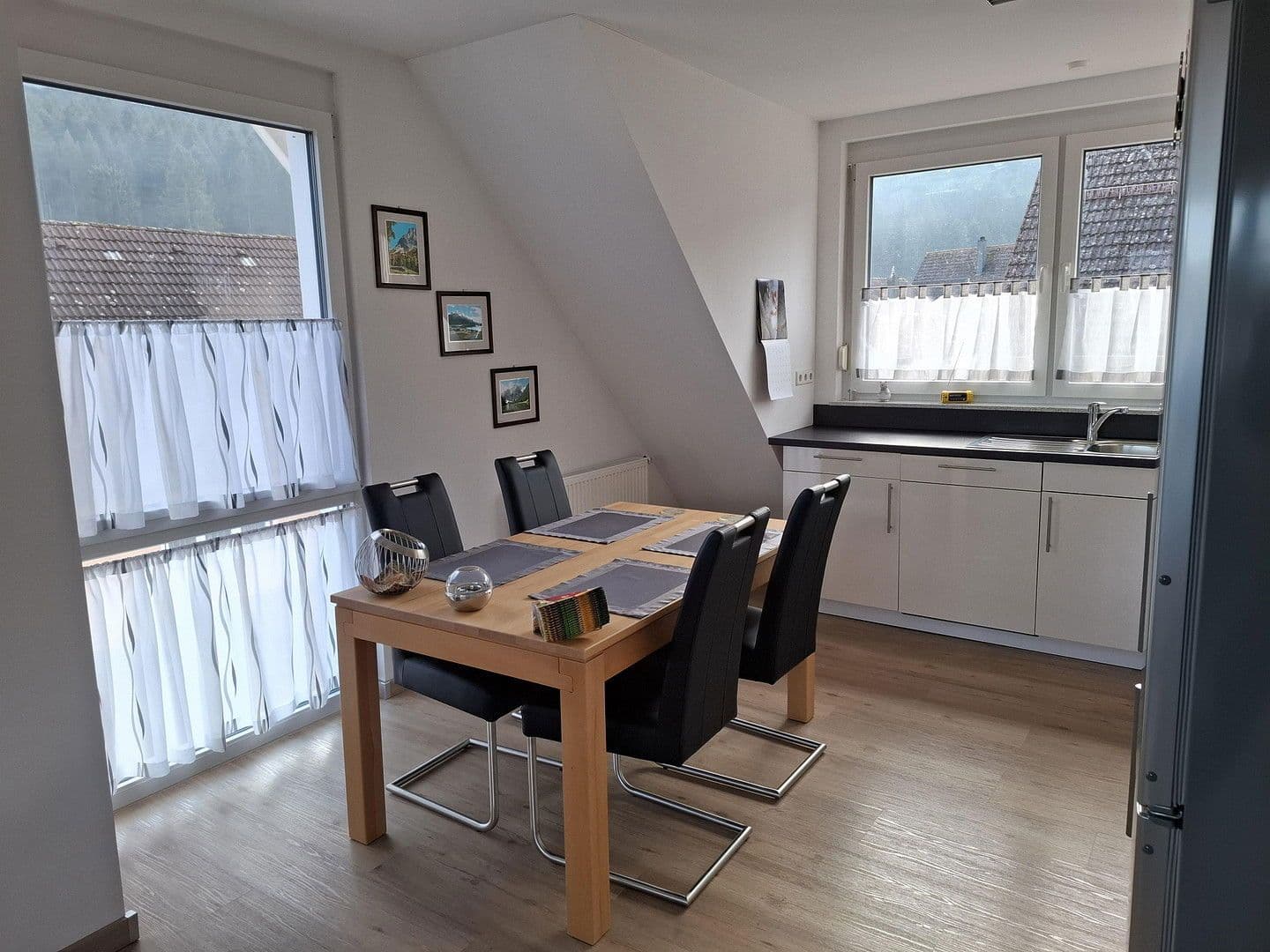 Pronájem bytu 4+1 92 m², Bösinger Straße 28, Haiterbach, Bádensko-Württembersko Pronájem bytu 4+1 92 m², Bösinger Straße 28, Haiterbach, Bádensko-Württembersko