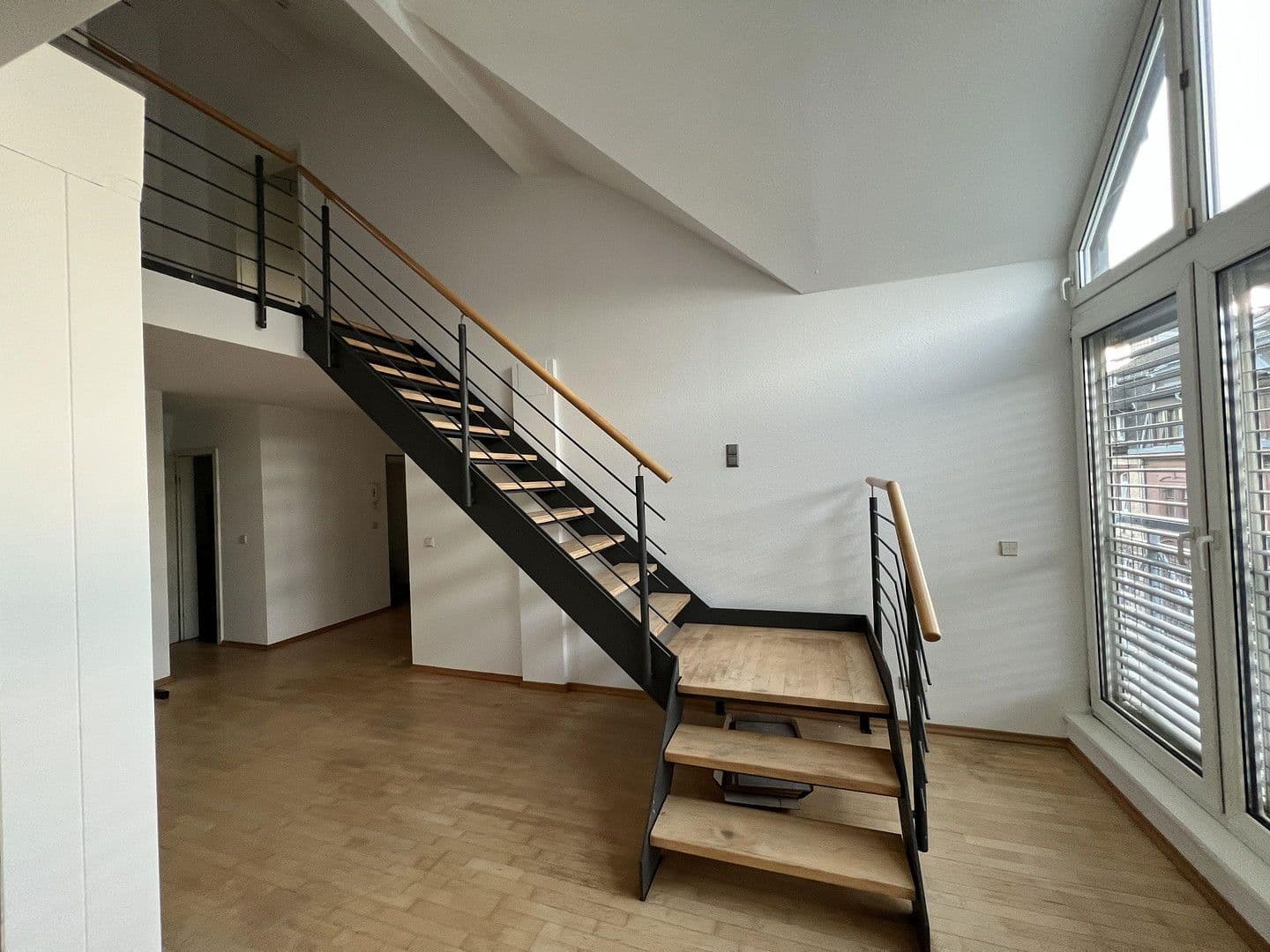 Pronájem bytu 3+1 125 m², Jakob Binder Straße 26, Ludwigshafen, Porýní-Falc Pronájem bytu 3+1 125 m², Jakob Binder Straße 26, Ludwigshafen, Porýní-Falc