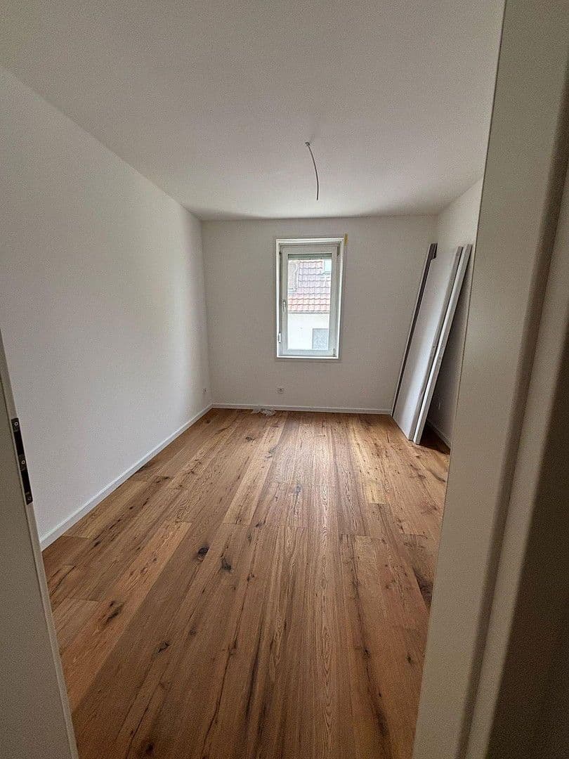 Pronájem bytu 3+1 65 m², Zabergäustr. 97, Stuttgart, Bádensko-Württembersko Pronájem bytu 3+1 65 m², Zabergäustr. 97, Stuttgart, Bádensko-Württembersko