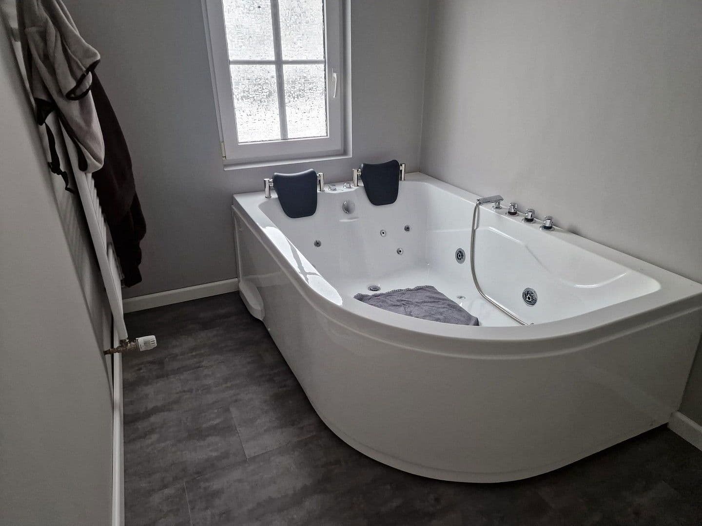 Prodej domu 200 m², pozemek 5.200 m², Jade, Dolní Sasko Prodej domu 200 m², pozemek 5.200 m², Jade, Dolní Sasko