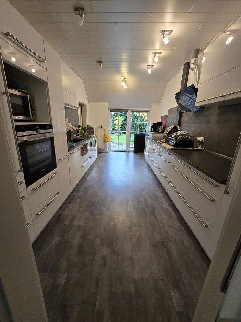 Prodej domu 200 m², pozemek 5.200 m², Jade, Dolní Sasko Prodej domu 200 m², pozemek 5.200 m², Jade, Dolní Sasko