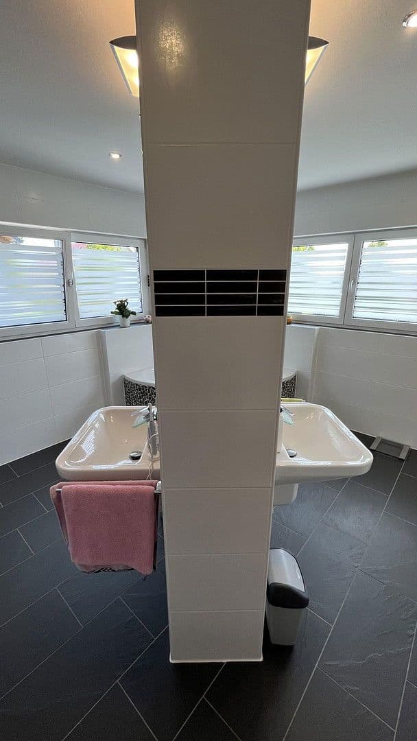 Prodej domu 381 m², pozemek 476 m², Anna-Nopper-Str. 17, Kornwestheim, Bádensko-Württembersko Prodej domu 381 m², pozemek 476 m², Anna-Nopper-Str. 17, Kornwestheim, Bádensko-Württembersko