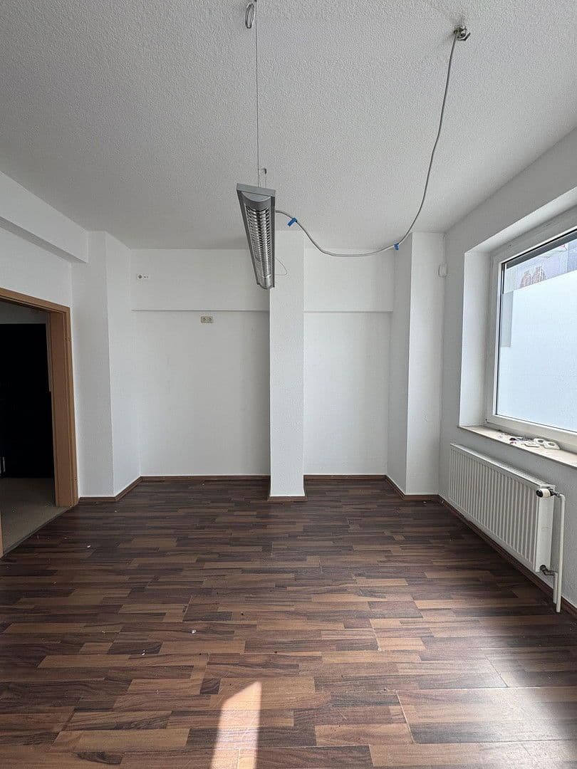 Pronájem kanceláře 180 m², Kettlerstraße 1, Groß-Zimmern, Hessen Pronájem kanceláře 180 m², Kettlerstraße 1, Groß-Zimmern, Hessen