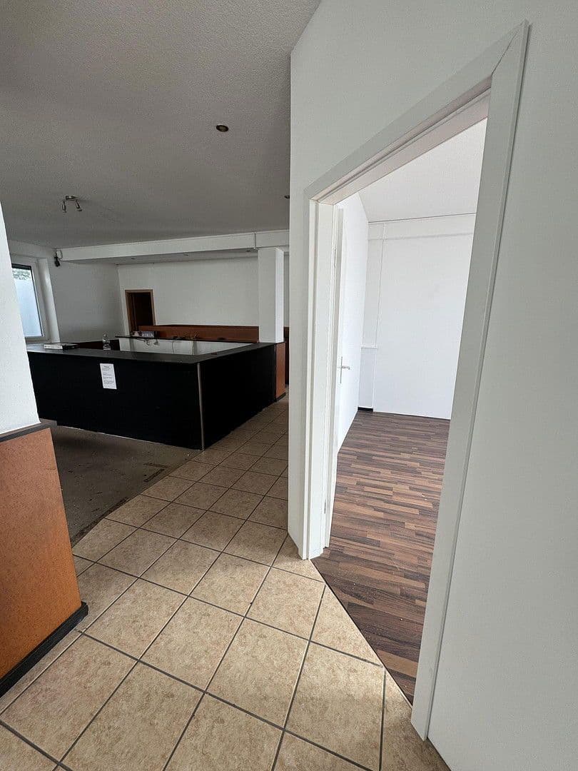 Pronájem kanceláře 180 m², Kettlerstraße 1, Groß-Zimmern, Hessen Pronájem kanceláře 180 m², Kettlerstraße 1, Groß-Zimmern, Hessen