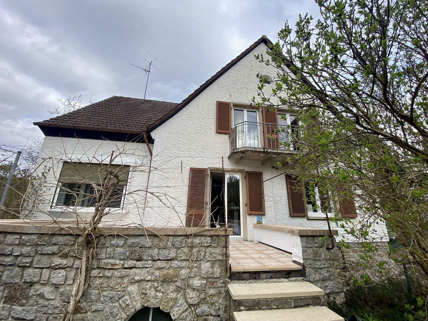 Prodej domu 170 m², pozemek 444 m², Schwarzmattstr. 1, Badenweiler, Bádensko-Württembersko Prodej domu 170 m², pozemek 444 m², Schwarzmattstr. 1, Badenweiler, Bádensko-Württembersko