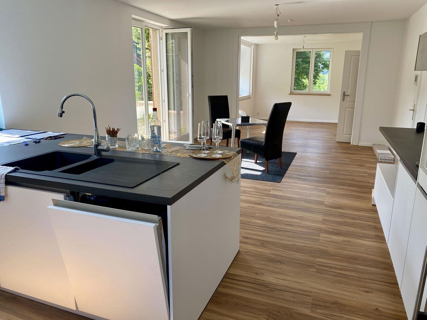 Prodej domu 170 m², pozemek 444 m², Schwarzmattstr. 1, Badenweiler, Bádensko-Württembersko Prodej domu 170 m², pozemek 444 m², Schwarzmattstr. 1, Badenweiler, Bádensko-Württembersko