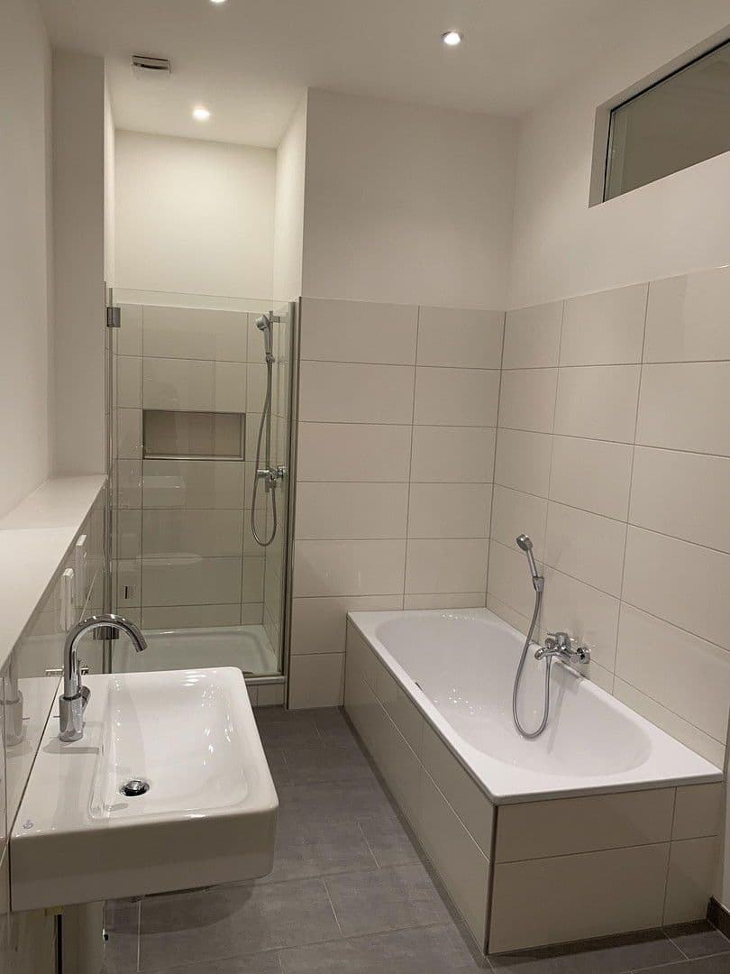 Pronájem bytu 4+1 112 m², Trimbornstrasse 11, Köln, Severní Porýní-Vestfálsko Pronájem bytu 4+1 112 m², Trimbornstrasse 11, Köln, Severní Porýní-Vestfálsko