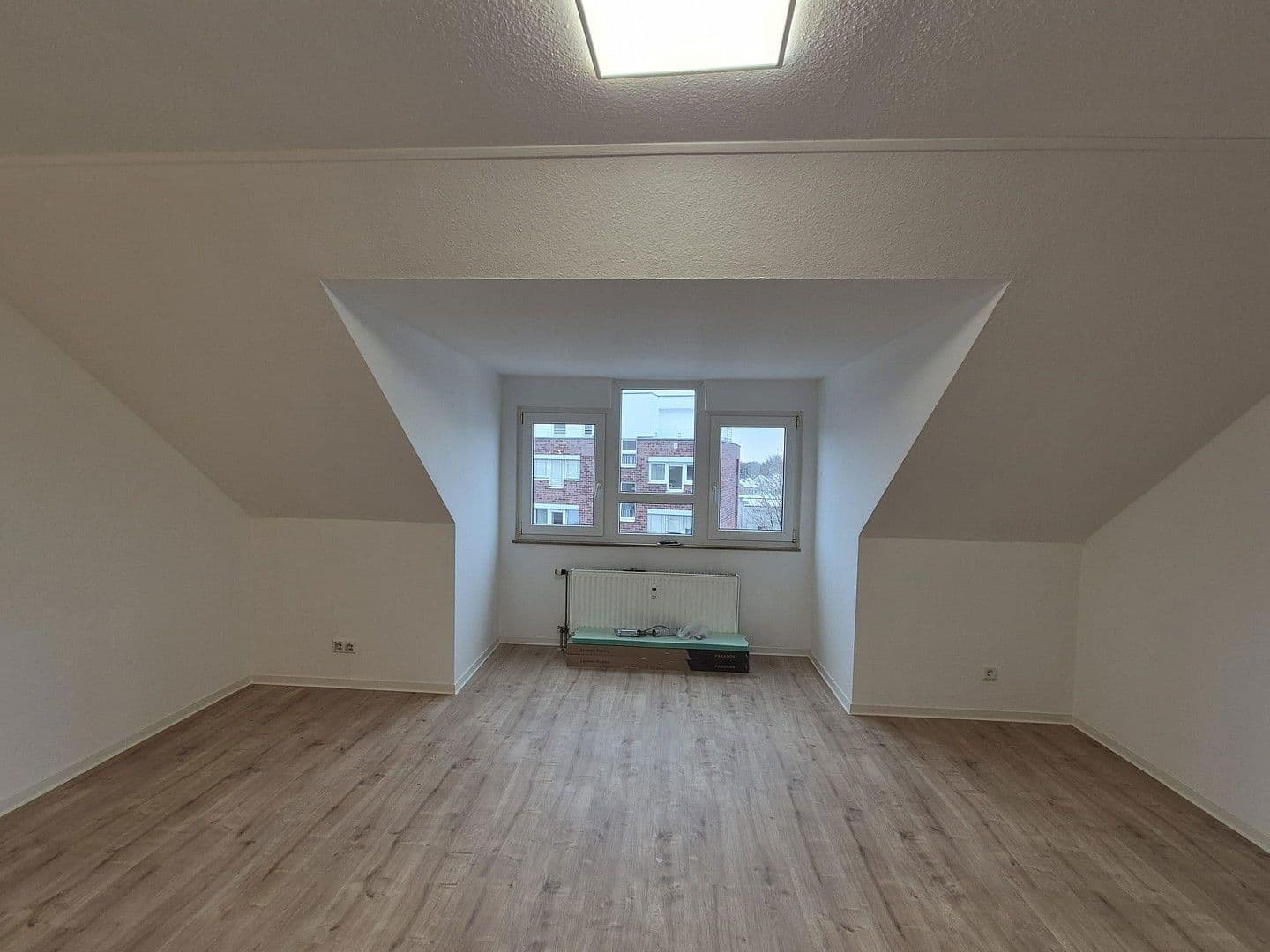 Pronájem bytu 1+1 27 m², Richrather Str. 7, Langenfeld (Rheinland), Severní Porýní-Vestfálsko Pronájem bytu 1+1 27 m², Richrather Str. 7, Langenfeld (Rheinland), Severní Porýní-Vestfálsko