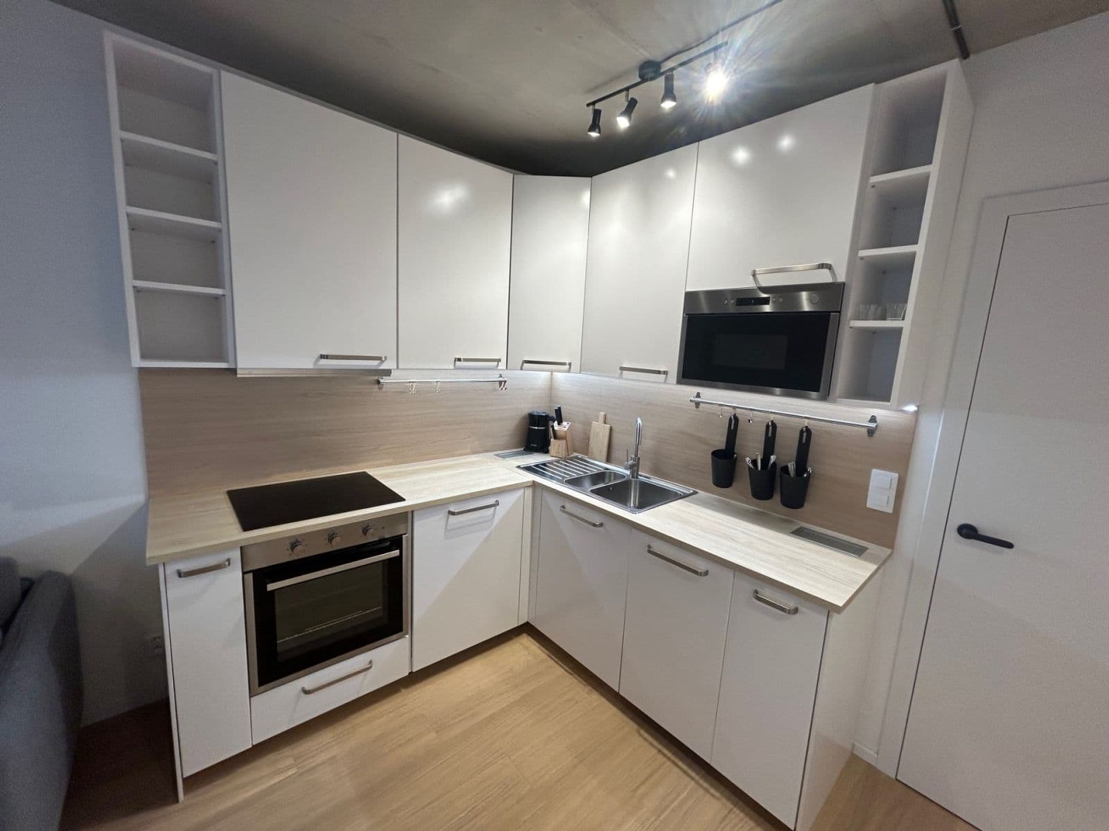 Pronájem bytu 1+kk 26 m², Bratislavská, Brno, Jihomoravský kraj Pronájem bytu 1+kk 26 m², Bratislavská, Brno, Jihomoravský kraj