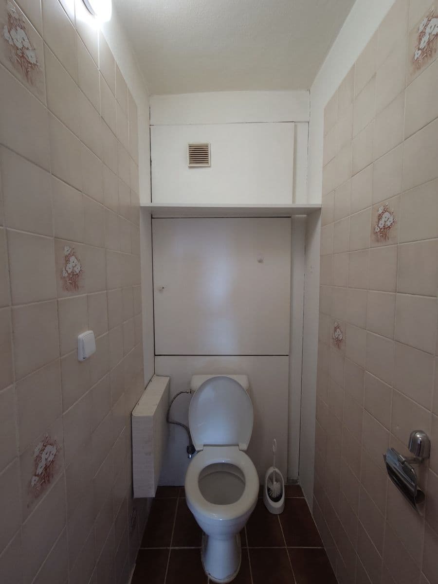 Pronájem bytu 3+1 78 m², Ve Svahu, Praha, Praha Pronájem bytu 3+1 78 m², Ve Svahu, Praha, Praha