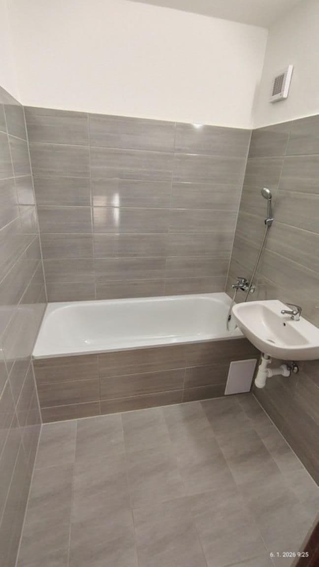 Pronájem bytu 4+1 100 m², Benešova, Kutná Hora, Středočeský kraj Pronájem bytu 4+1 100 m², Benešova, Kutná Hora, Středočeský kraj