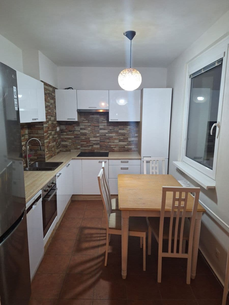 Pronájem bytu 3+kk 63 m², Pod Saharou, Libčice nad Vltavou, Středočeský kraj Pronájem bytu 3+kk 63 m², Pod Saharou, Libčice nad Vltavou, Středočeský kraj