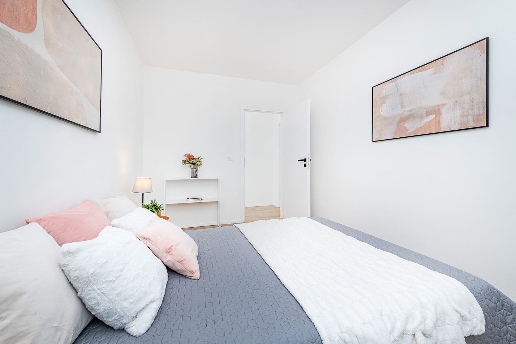 Prodej bytu 2+kk 44 m², Daškova, Praha, Praha Prodej bytu 2+kk 44 m², Daškova, Praha, Praha