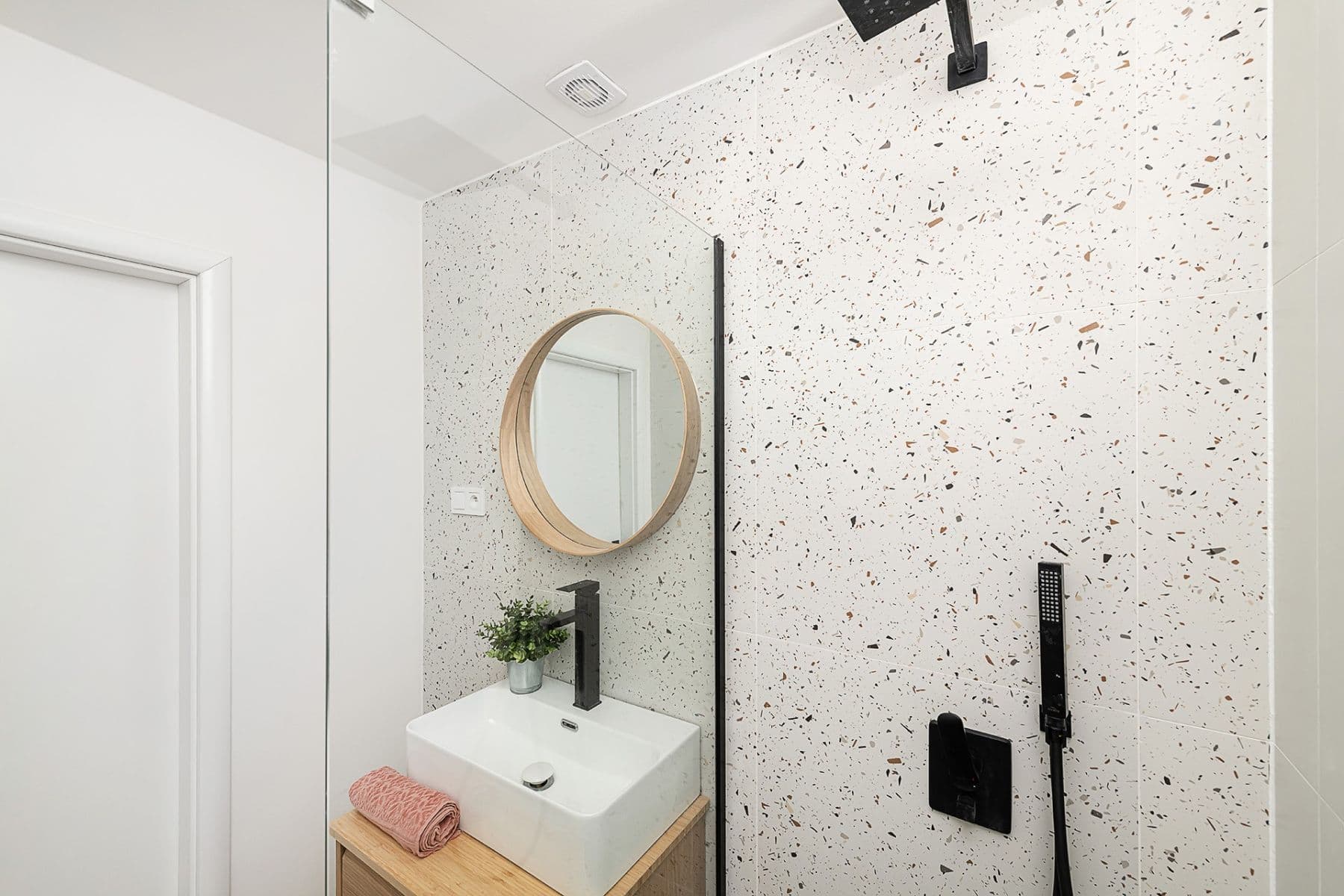 Prodej bytu 2+kk 44 m², Daškova, Praha, Praha Prodej bytu 2+kk 44 m², Daškova, Praha, Praha