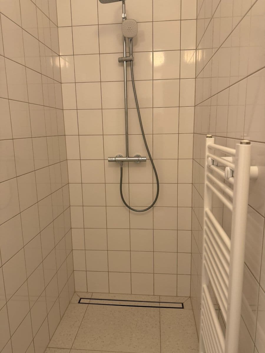 Pronájem bytu 2+kk 52 m², 28. pluku, Praha, Praha Pronájem bytu 2+kk 52 m², 28. pluku, Praha, Praha