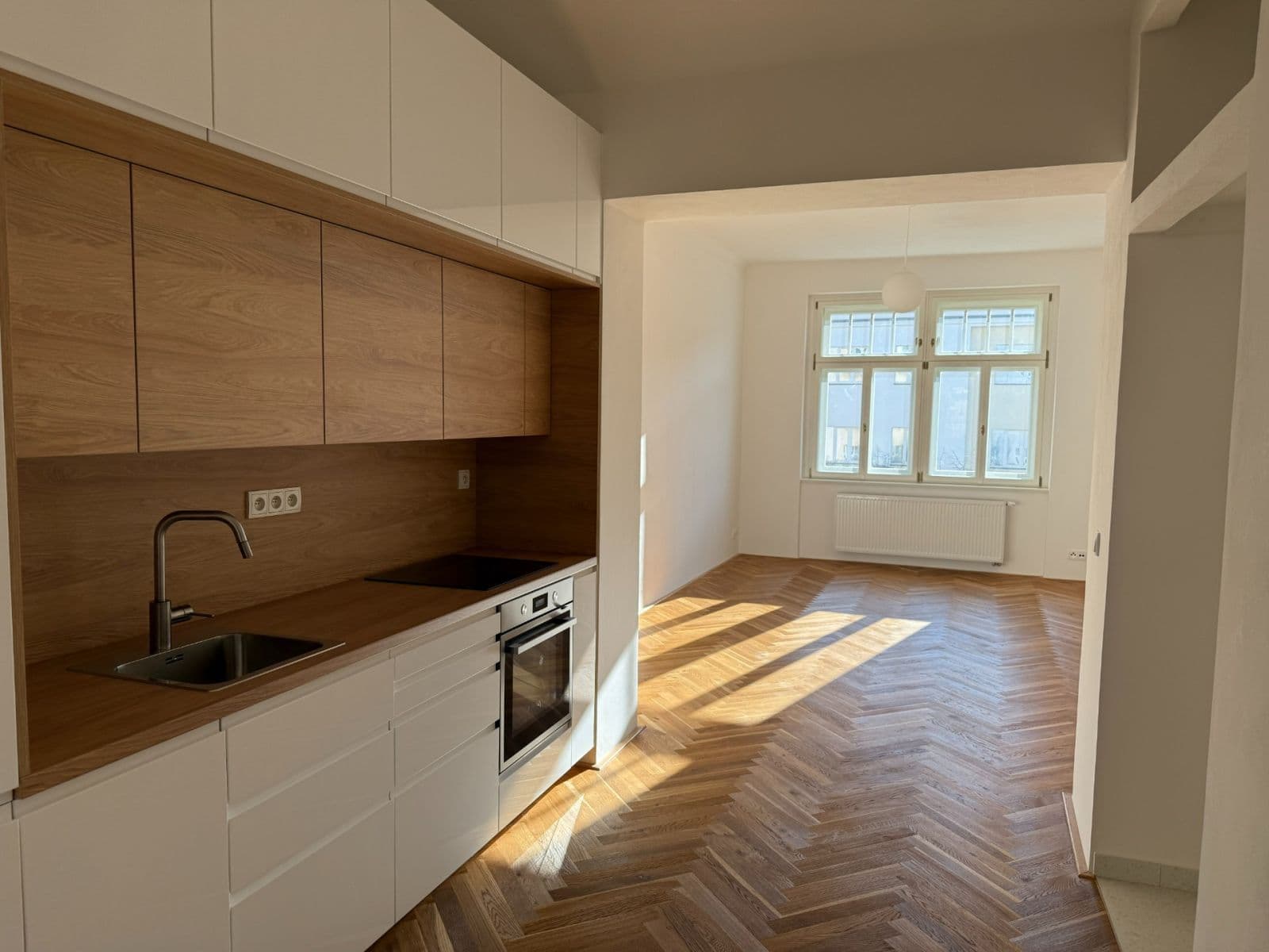 Pronájem bytu 2+kk 52 m², 28. pluku, Praha, Praha Pronájem bytu 2+kk 52 m², 28. pluku, Praha, Praha