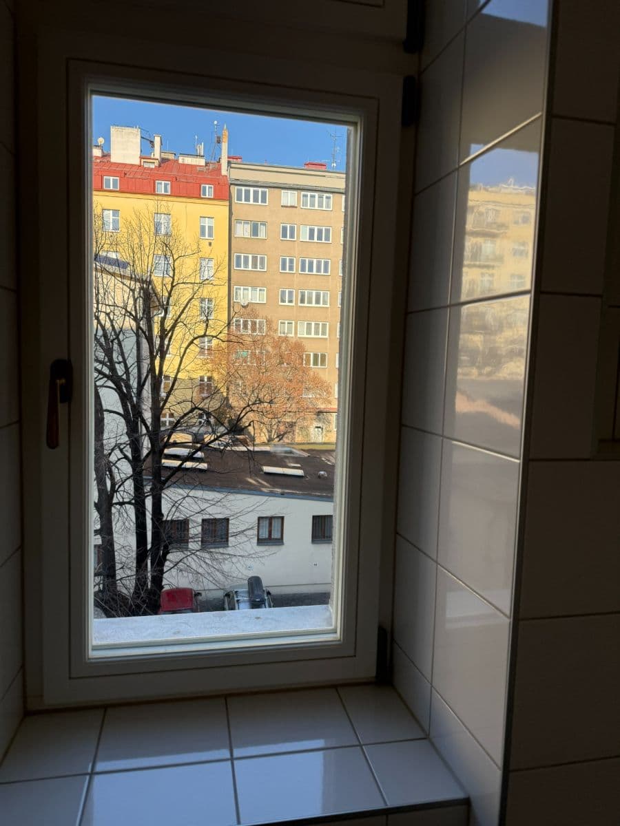 Pronájem bytu 2+kk 52 m², 28. pluku, Praha, Praha Pronájem bytu 2+kk 52 m², 28. pluku, Praha, Praha