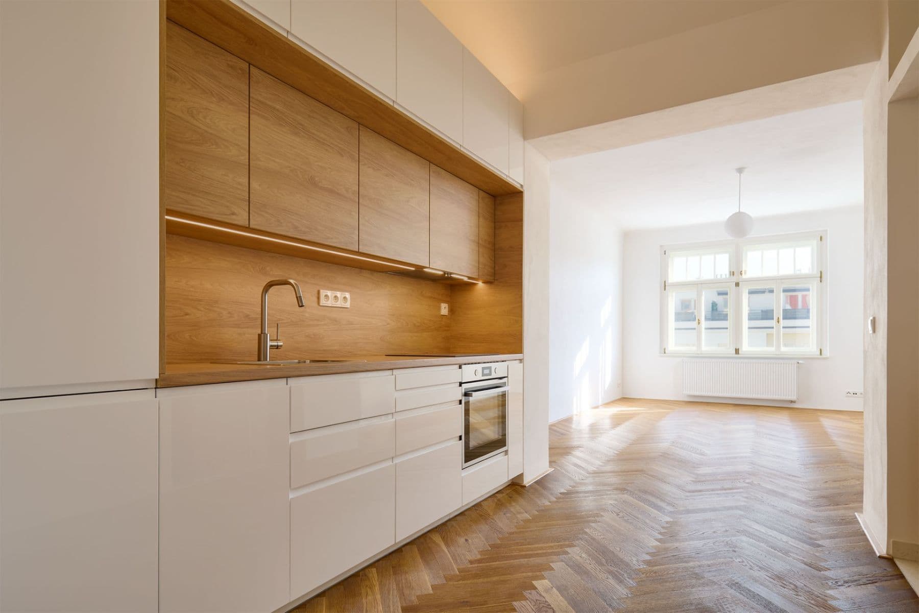 Pronájem bytu 2+kk 52 m², 28. pluku, Praha, Praha Pronájem bytu 2+kk 52 m², 28. pluku, Praha, Praha