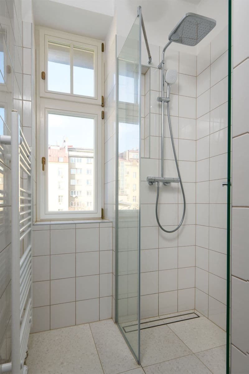 Pronájem bytu 2+kk 52 m², 28. pluku, Praha, Praha Pronájem bytu 2+kk 52 m², 28. pluku, Praha, Praha