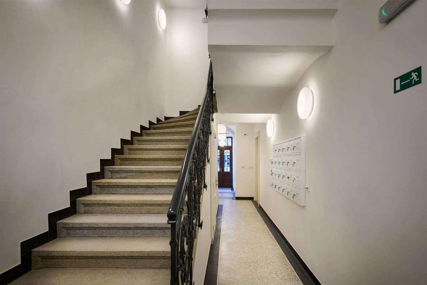 Pronájem bytu 2+kk 52 m², 28. pluku, Praha, Praha Pronájem bytu 2+kk 52 m², 28. pluku, Praha, Praha