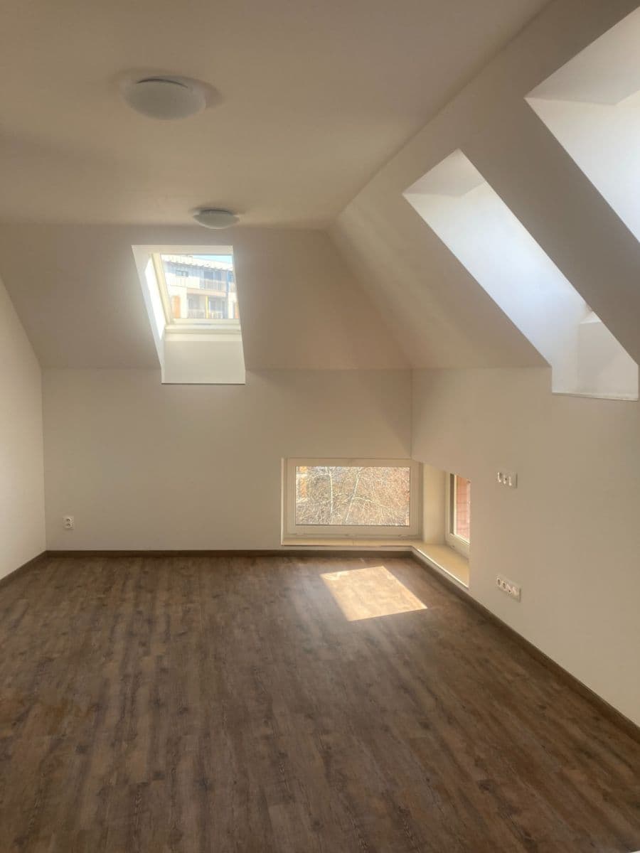Pronájem bytu 3+kk 70 m², U Uranie, Praha, Praha Pronájem bytu 3+kk 70 m², U Uranie, Praha, Praha