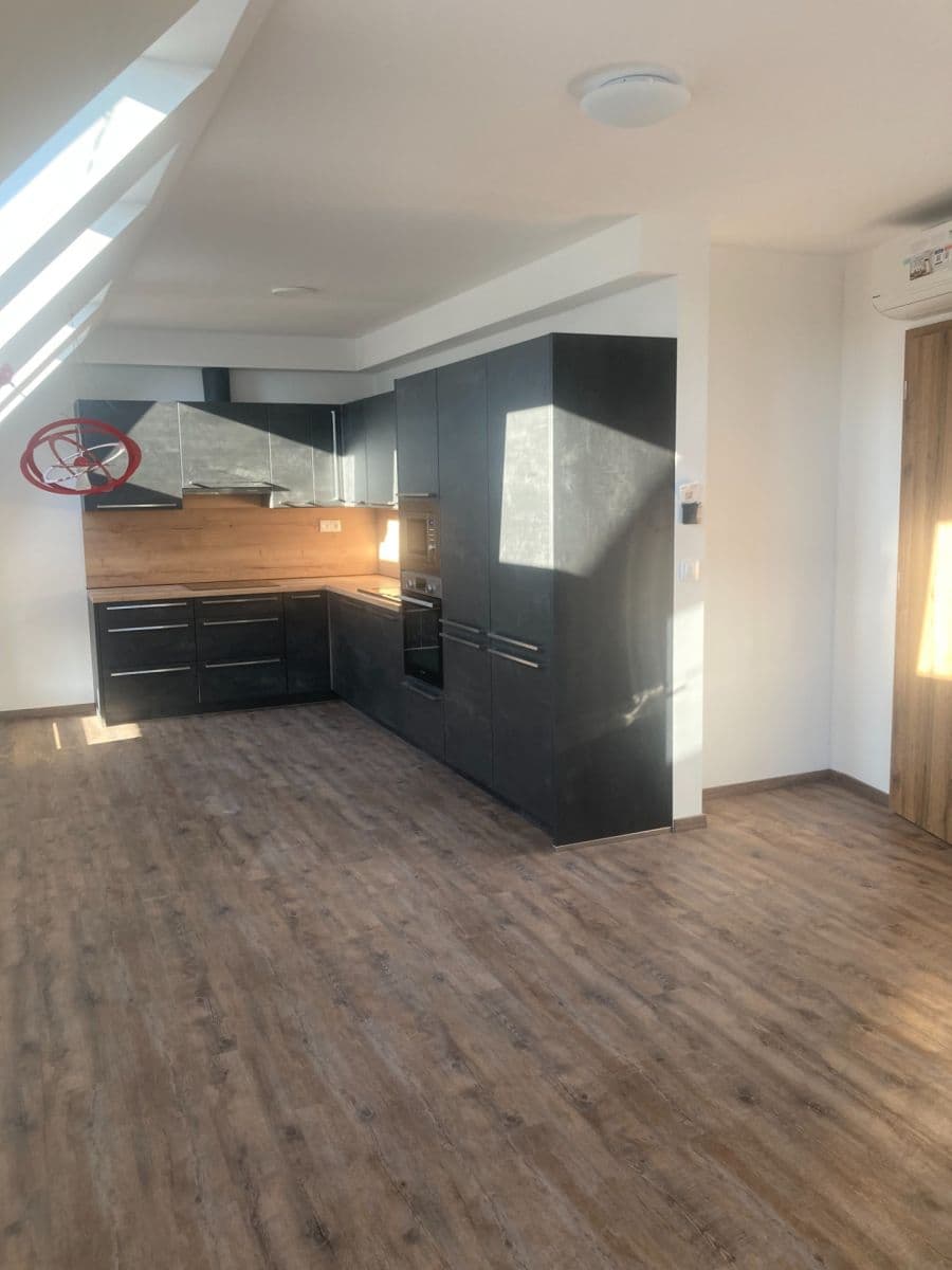 Pronájem bytu 3+kk 70 m², U Uranie, Praha, Praha Pronájem bytu 3+kk 70 m², U Uranie, Praha, Praha