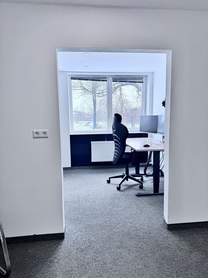 Pronájem nebytového prostoru 183 m², Thiendorf, Sasko Pronájem nebytového prostoru 183 m², Thiendorf, Sasko